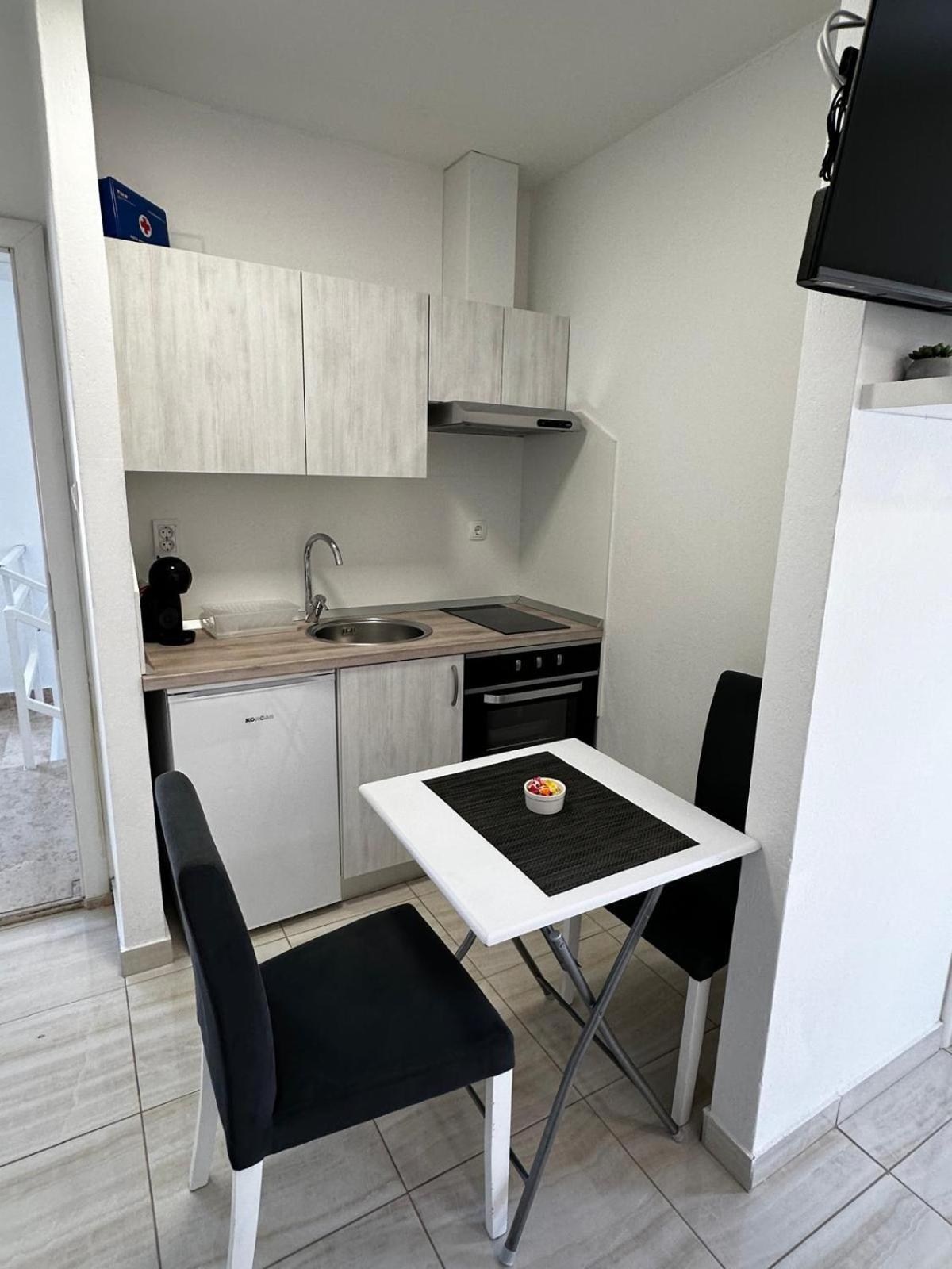 Apartmani Kristijan Crikvenica Exteriör bild