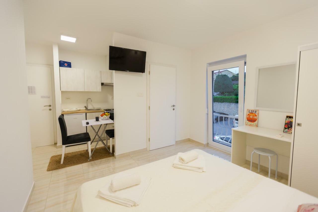 Apartmani Kristijan Crikvenica Exteriör bild