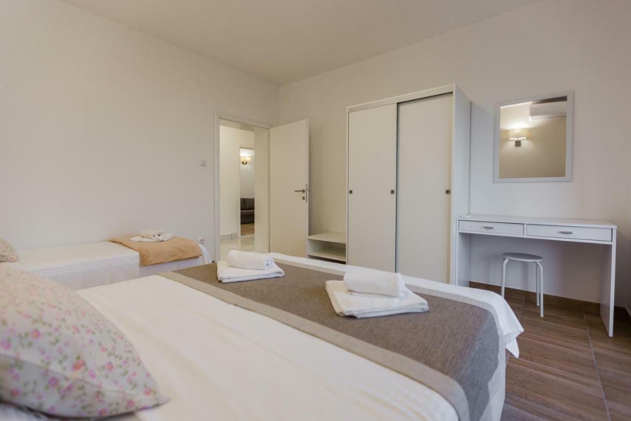 Apartmani Kristijan Crikvenica Exteriör bild
